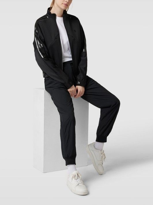 Куртка женская adidas Sportswear 1710324100 черная L (доставка из-за рубежа)