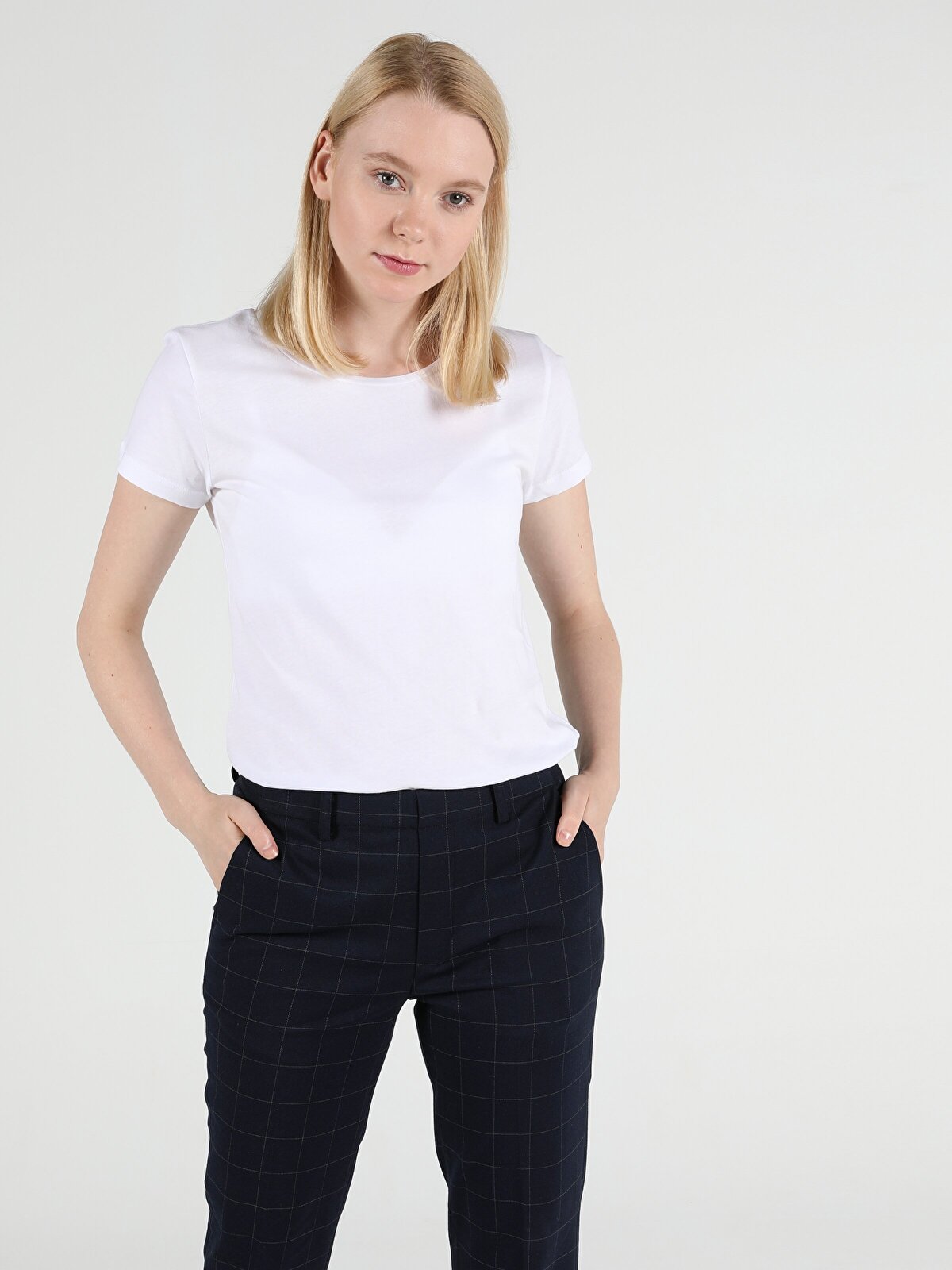 

Футболка женская Colin's CL1051263_Q1.V1 белая S, Белый, CL1051263_Q1.V1