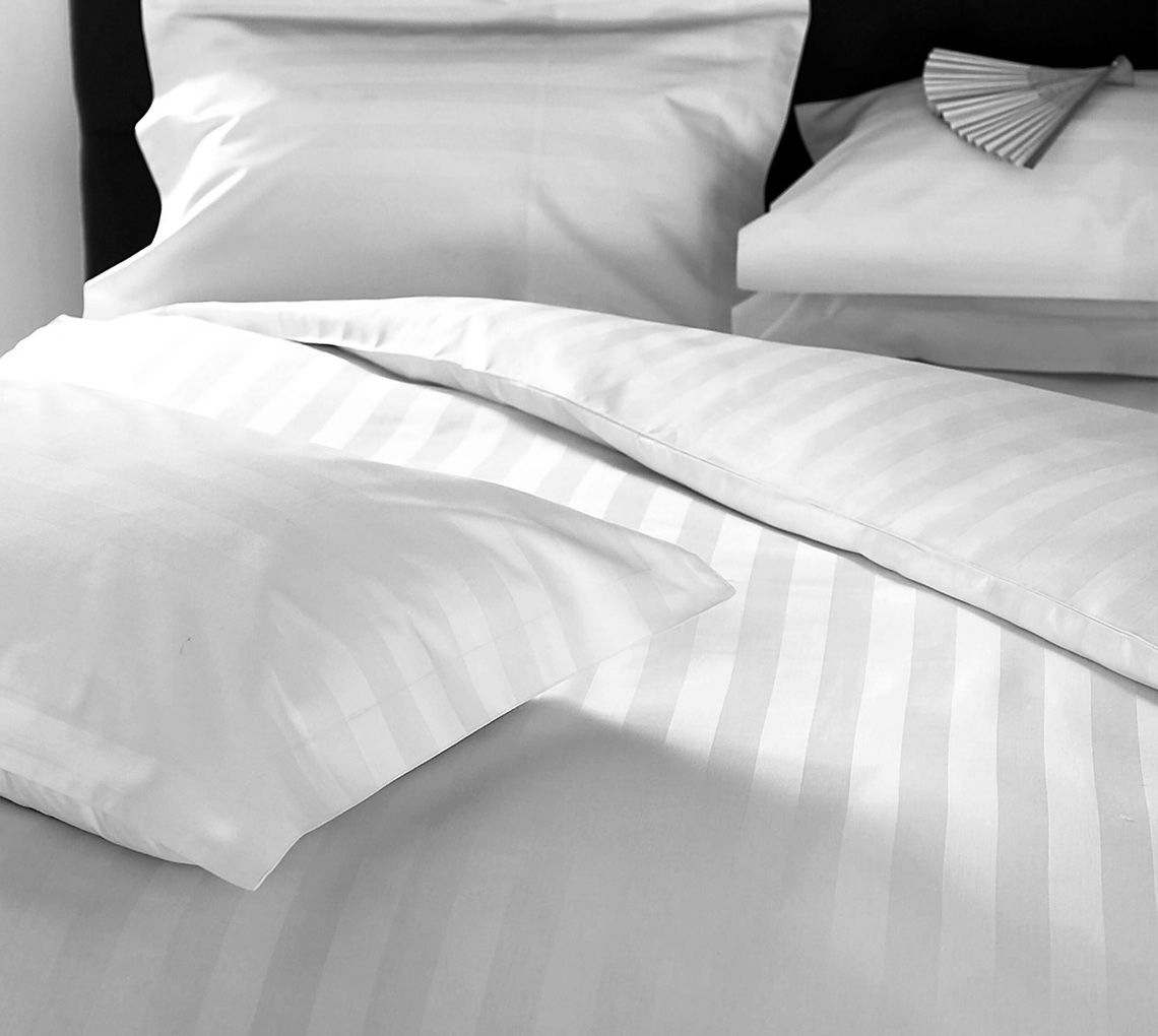 

Комплект постельного белья Maktex семейное из страйп-сатина на резинке 00-00215050, семейное из страйп-сатина на резинке