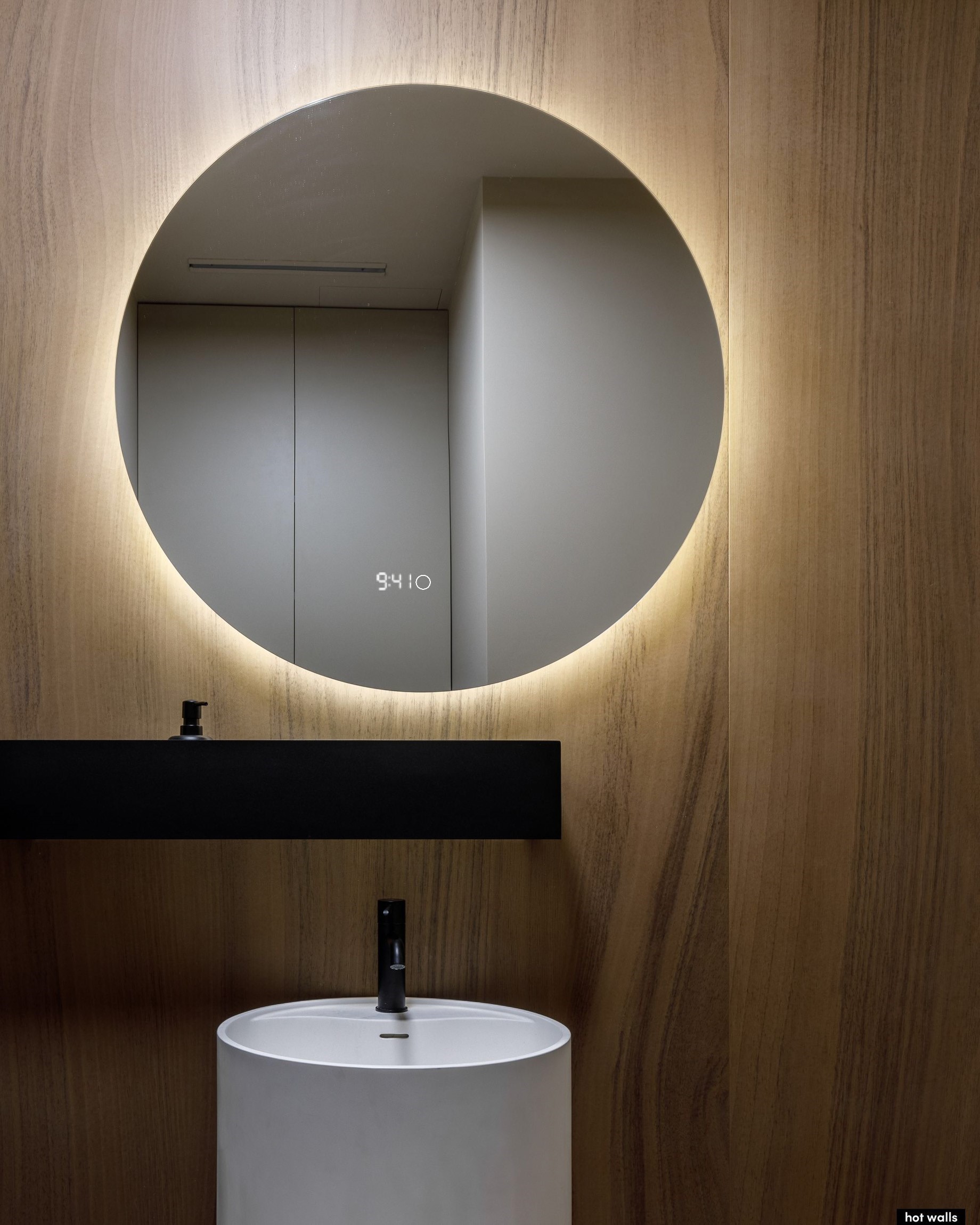 Зеркало круглое Муза D50 для ванной с тёплой LED-подсветкой и часами, сенсорная кнопка