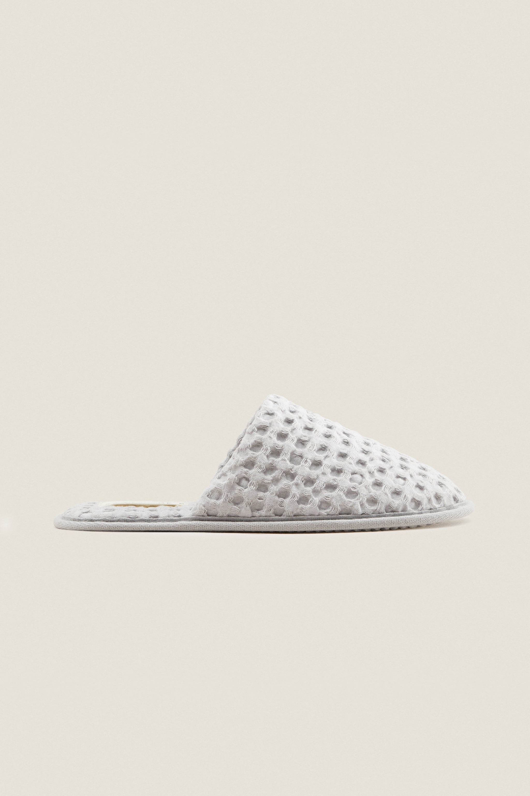 Тапочки женские ZARAHOME 229329447 серые 41 EU (доставка из-за рубежа)