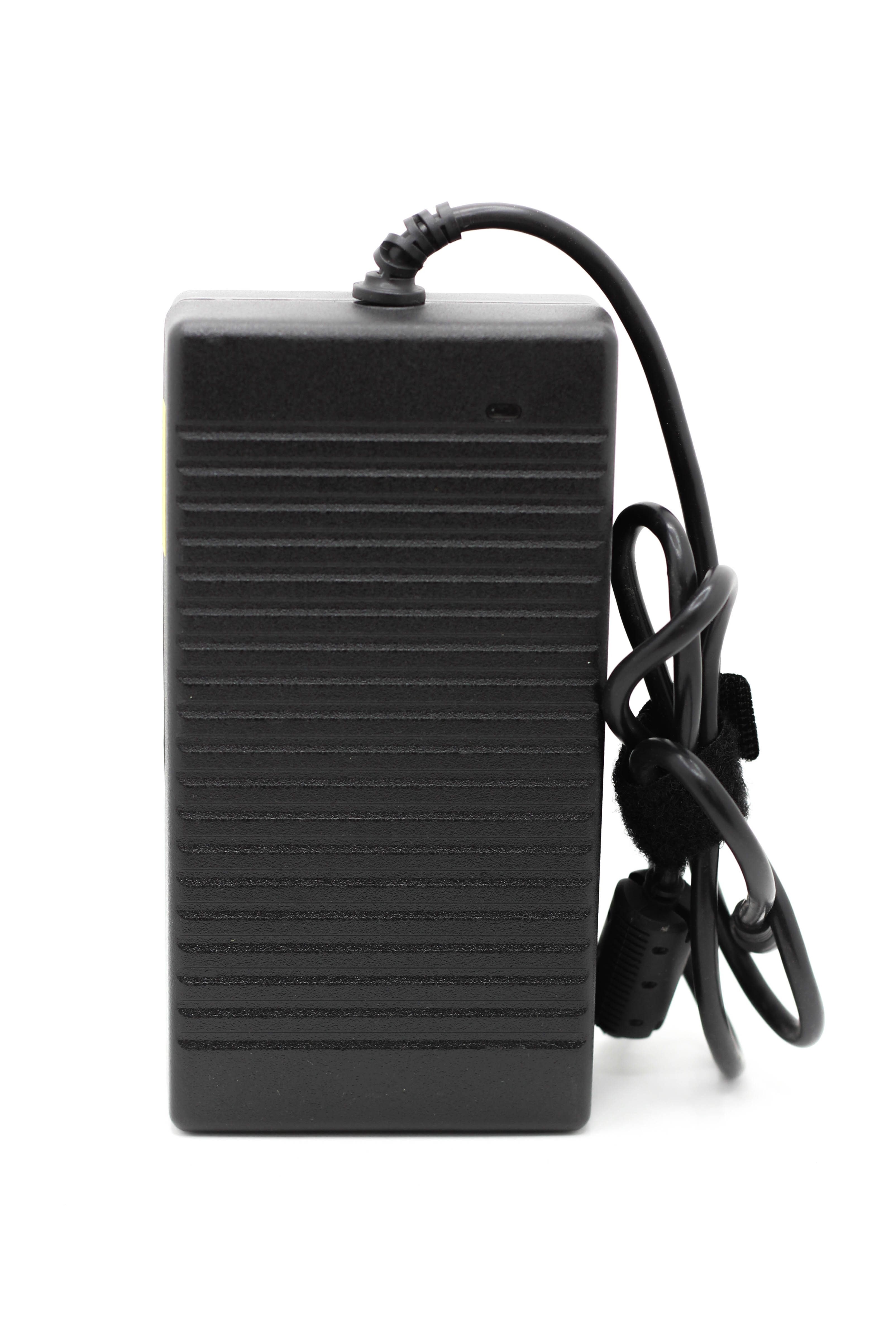 

Блок питания 12V12A (5.5х2.5)