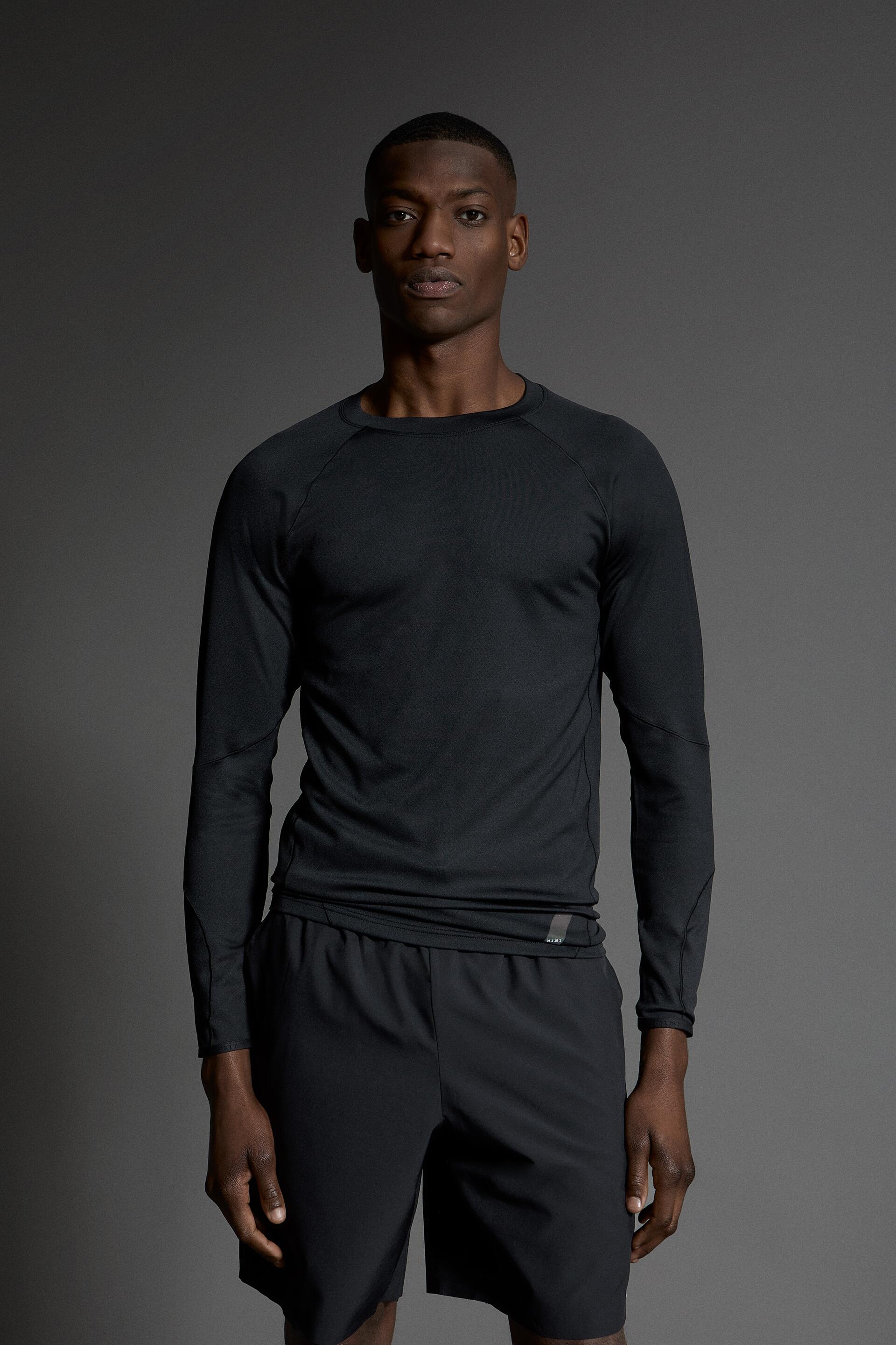 

Лонгслив мужской ZARA 03195301 черный M (доставка из-за рубежа), 03195301