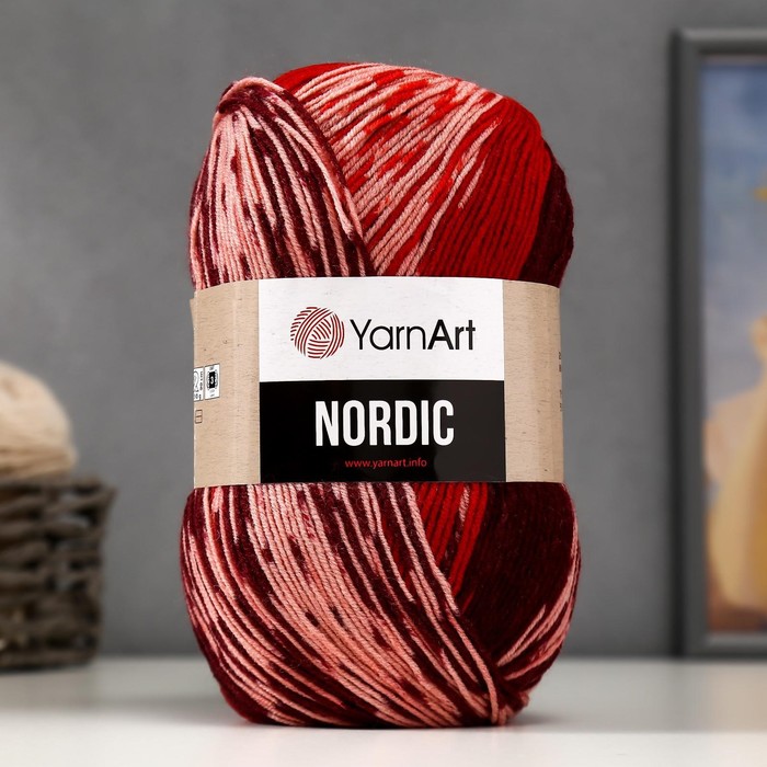 

Пряжа "Nordic" 20% шерсть, 80% акрил 510м/150гр (664), Красный