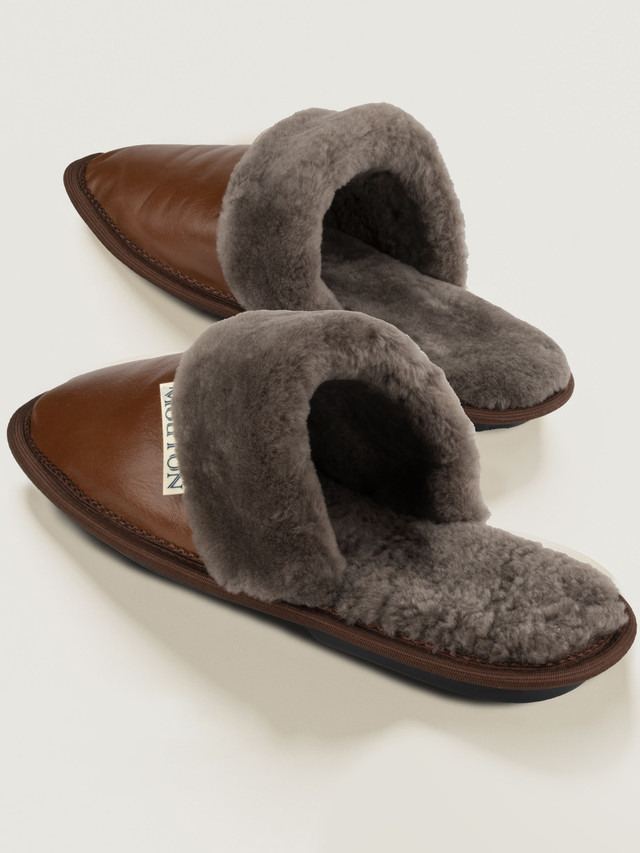 

Тапочки мужские Mouton Home Collection ТМК коричневые 43 RU, ТМК
