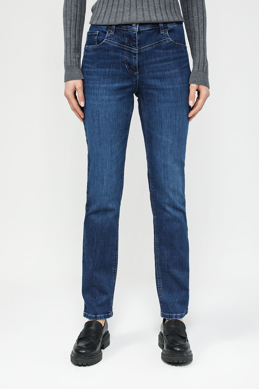 

Джинсы женские Gerry Weber 925061-66854 синие 46R, Синий, 925061-66854