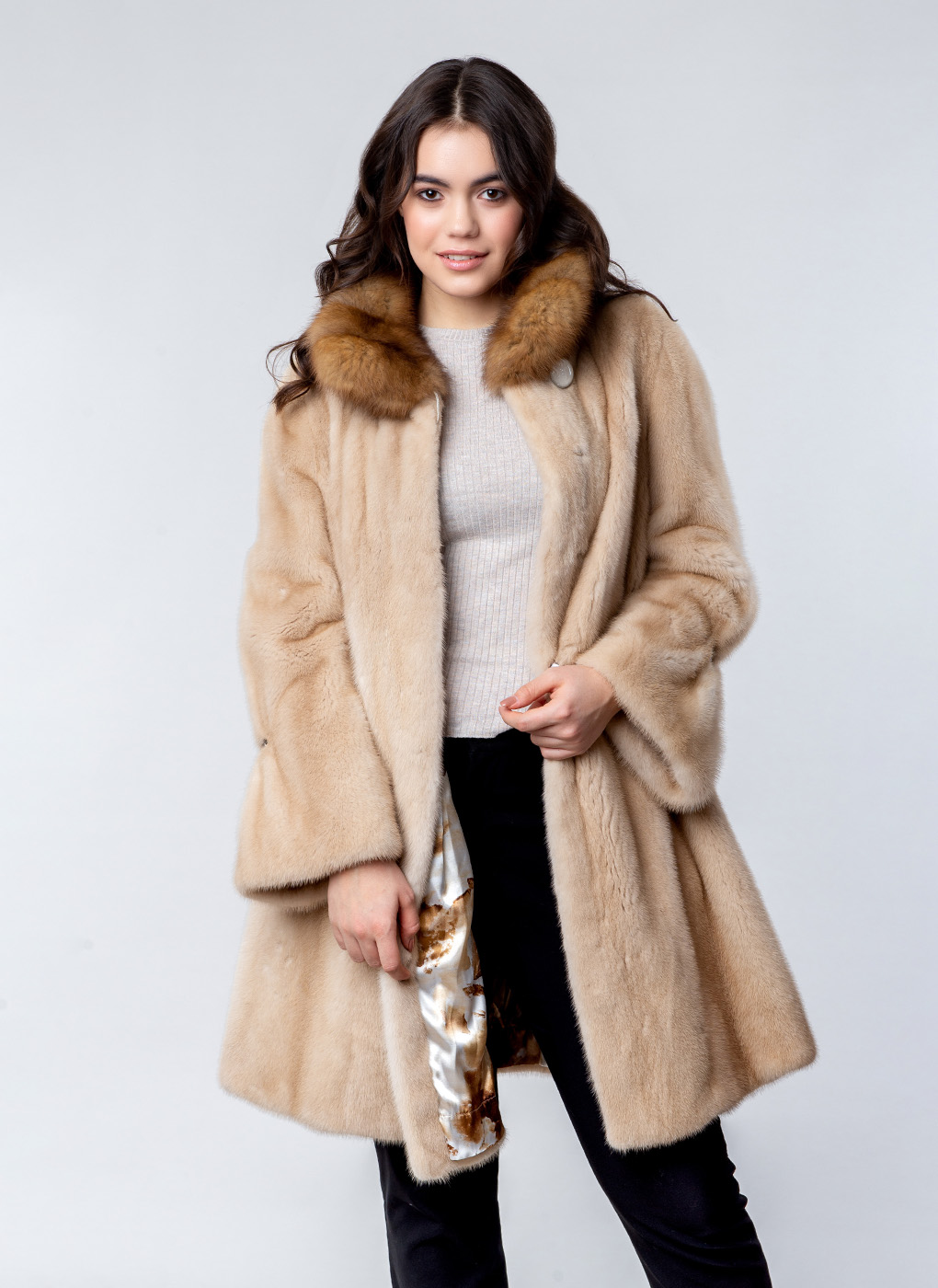 

Шуба женская Каляев 59734 бежевая 52, 59734