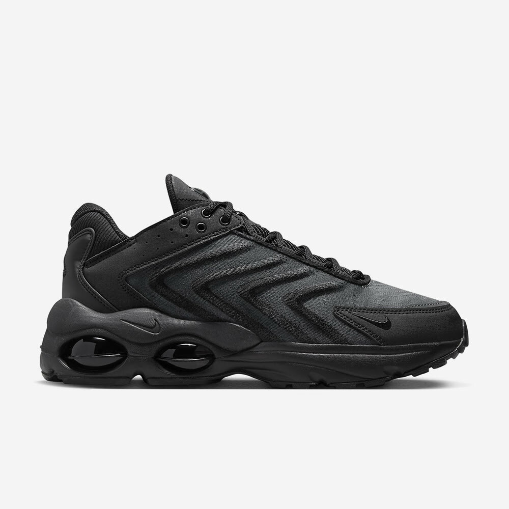 

Кроссовки мужские Nike DQ3984-003 черные 44.5 EU, Черный, DQ3984-003