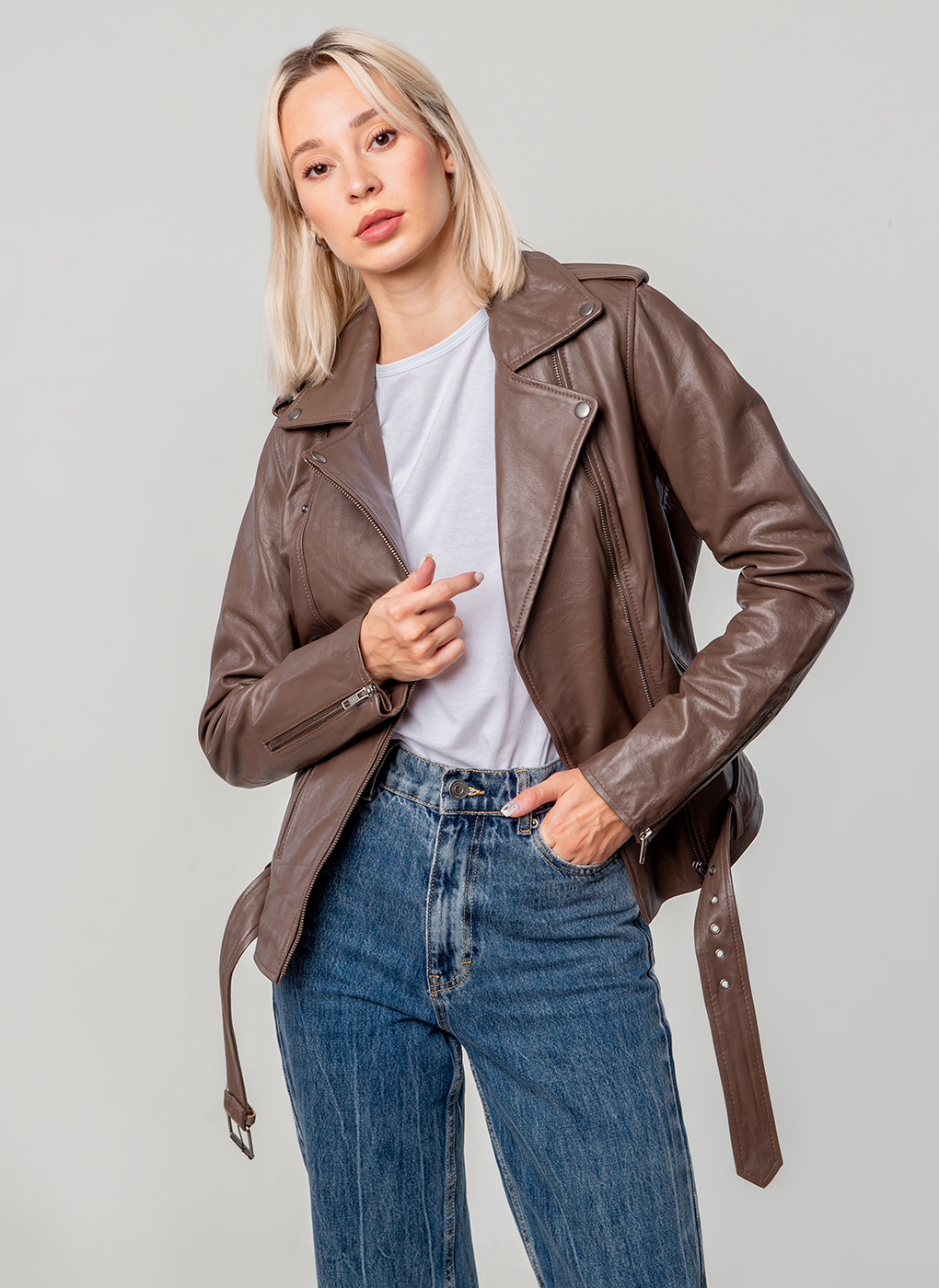 

Кожаная куртка женская Каляев 62640 коричневая 50 RU, 62640