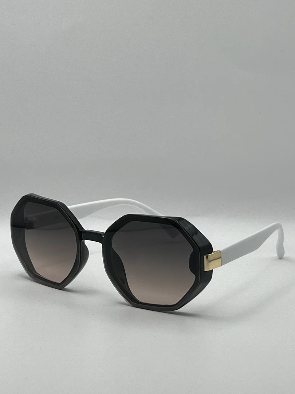 Солнцезащитные очки женские SunGold Бабочка-6 черно-белые