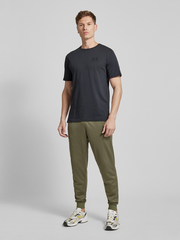 

Футболка мужская Under Armour 1326799 черная XXL, Черный, 1326799
