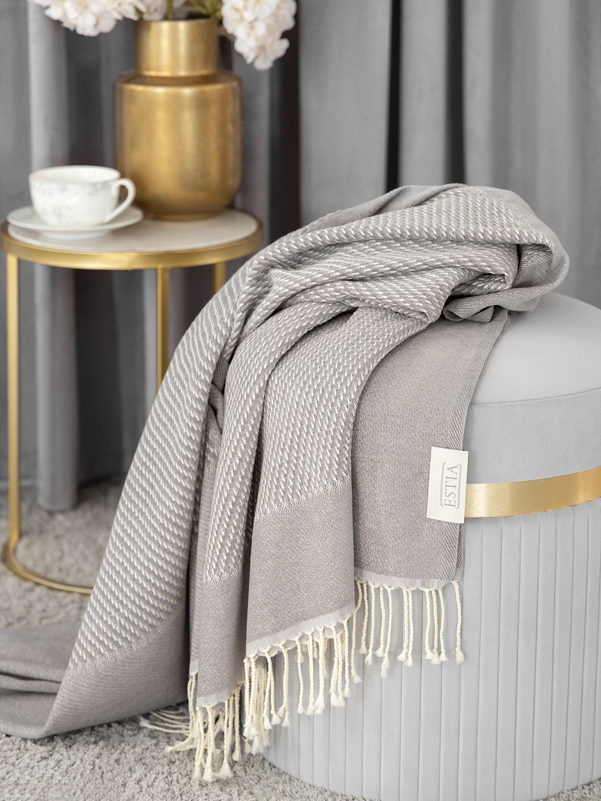 Плед Estia Вентас 140x180 см с бахромой 11990₽