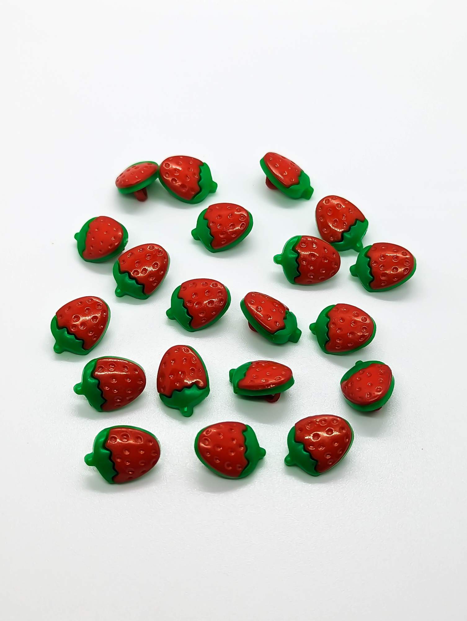 

Пуговицы Д11 клубника btn11x15pgf20kindstraw 11*15 мм 20 шт цвет красный с зелёным, Д11 клубника