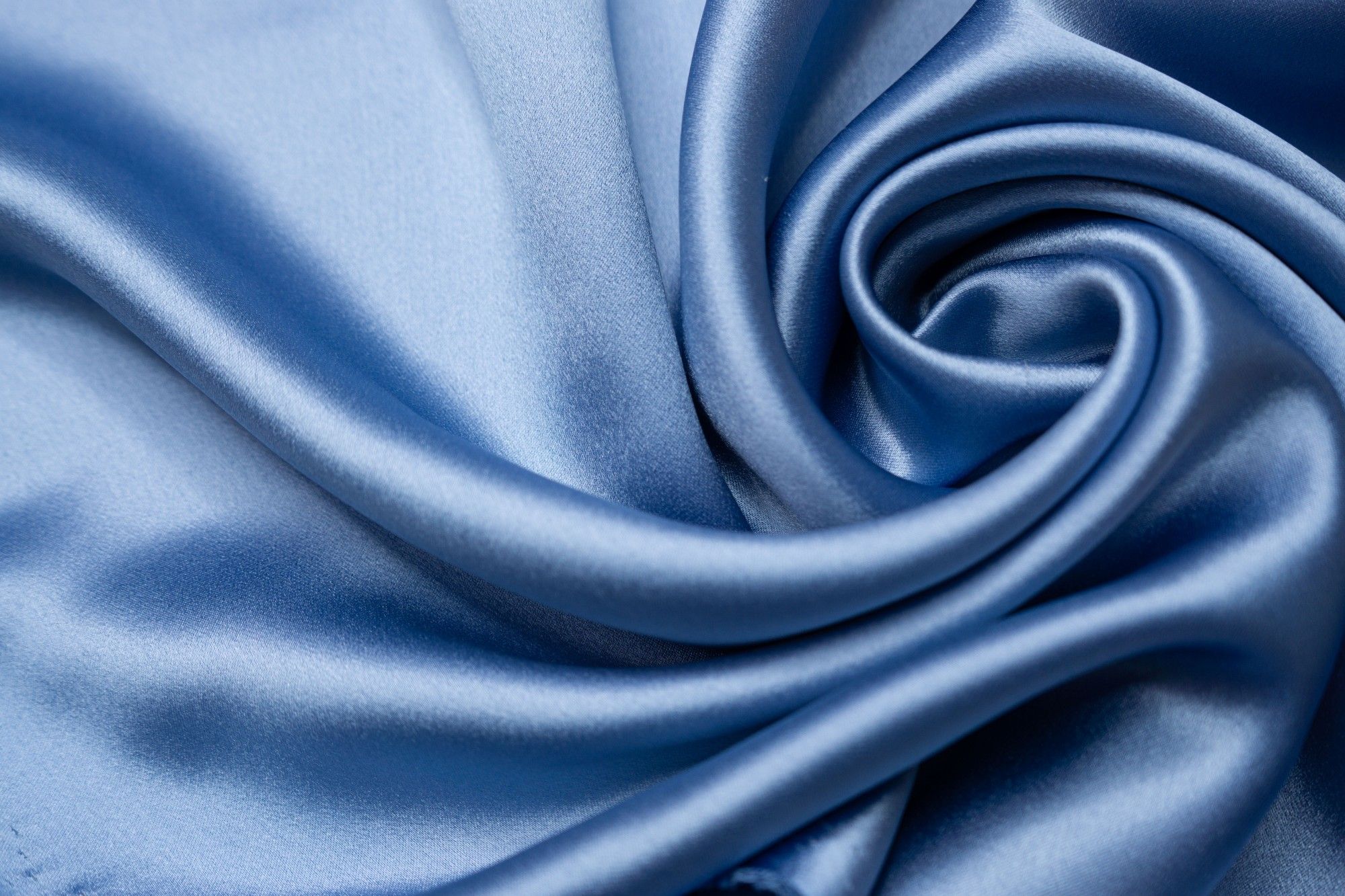 

Ткань UNOFABRIC Шелк атлас глубокий голубой 123x138 см
