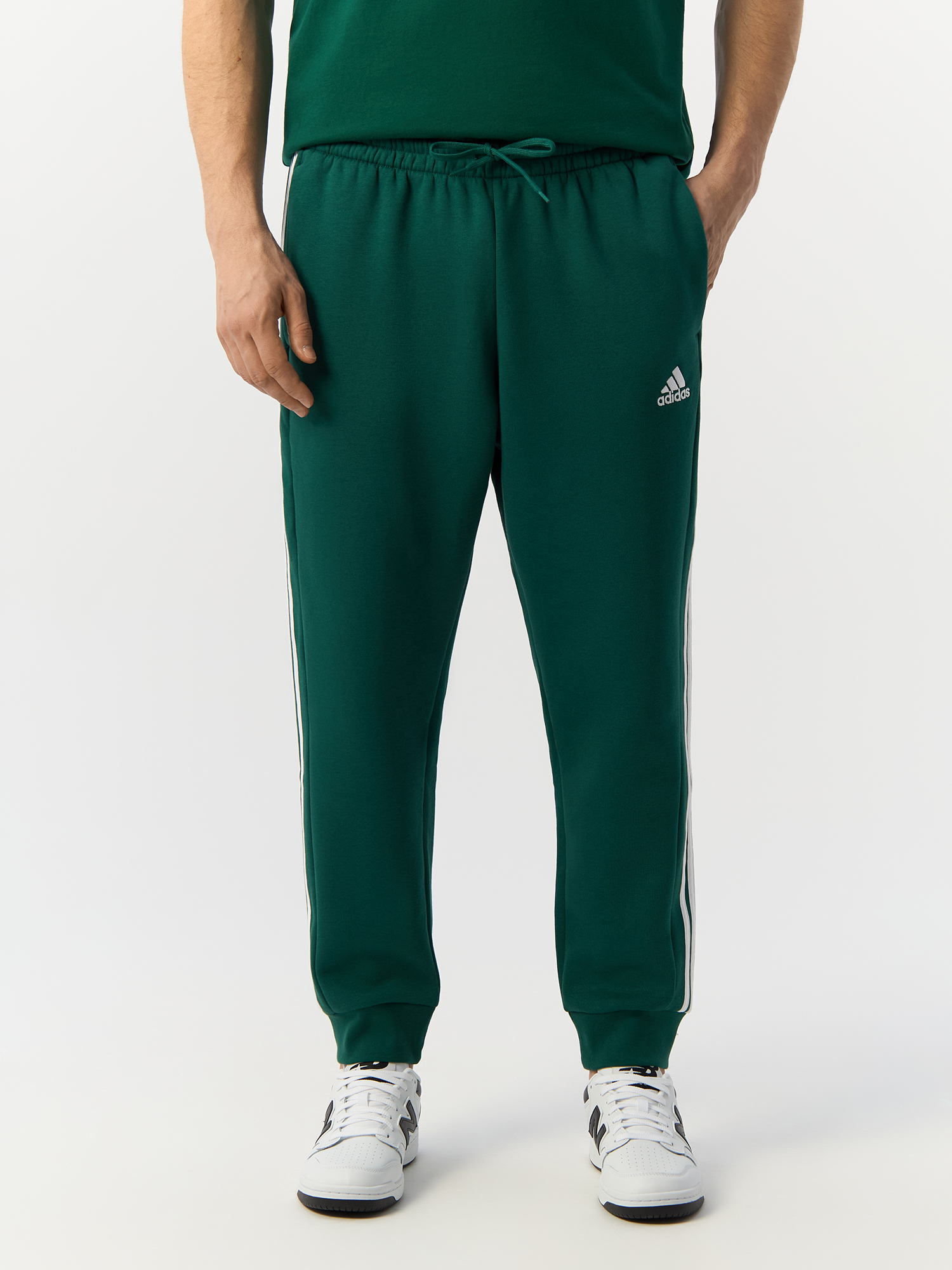 Спортивные брюки мужские Adidas Originals Essentials Tapered Cuff 3s IN0342 зеленые 2XL