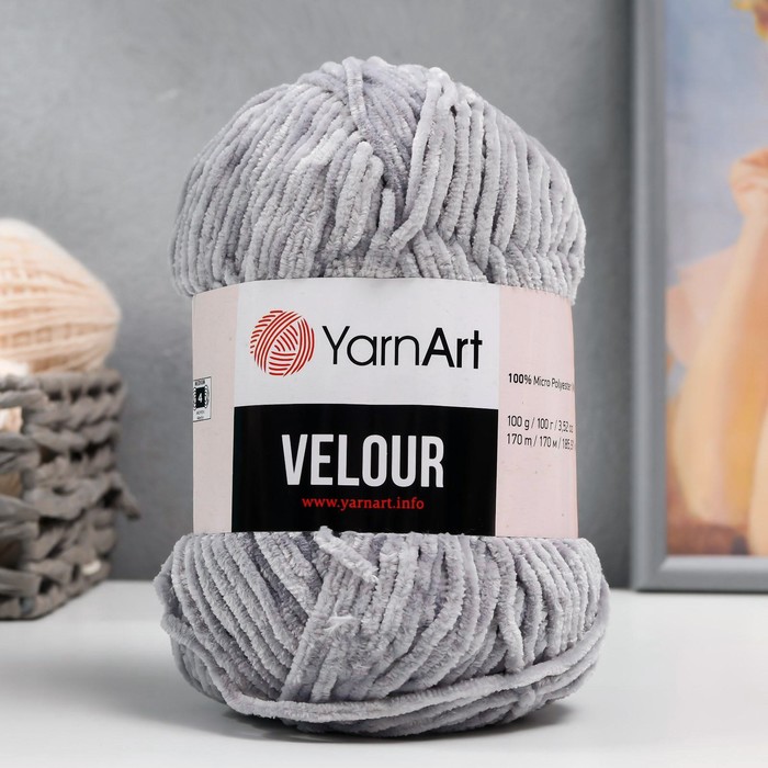 

Пряжа YarnArt Velour 100% микрополиэстер 170 м /100г (867 светло-серый)