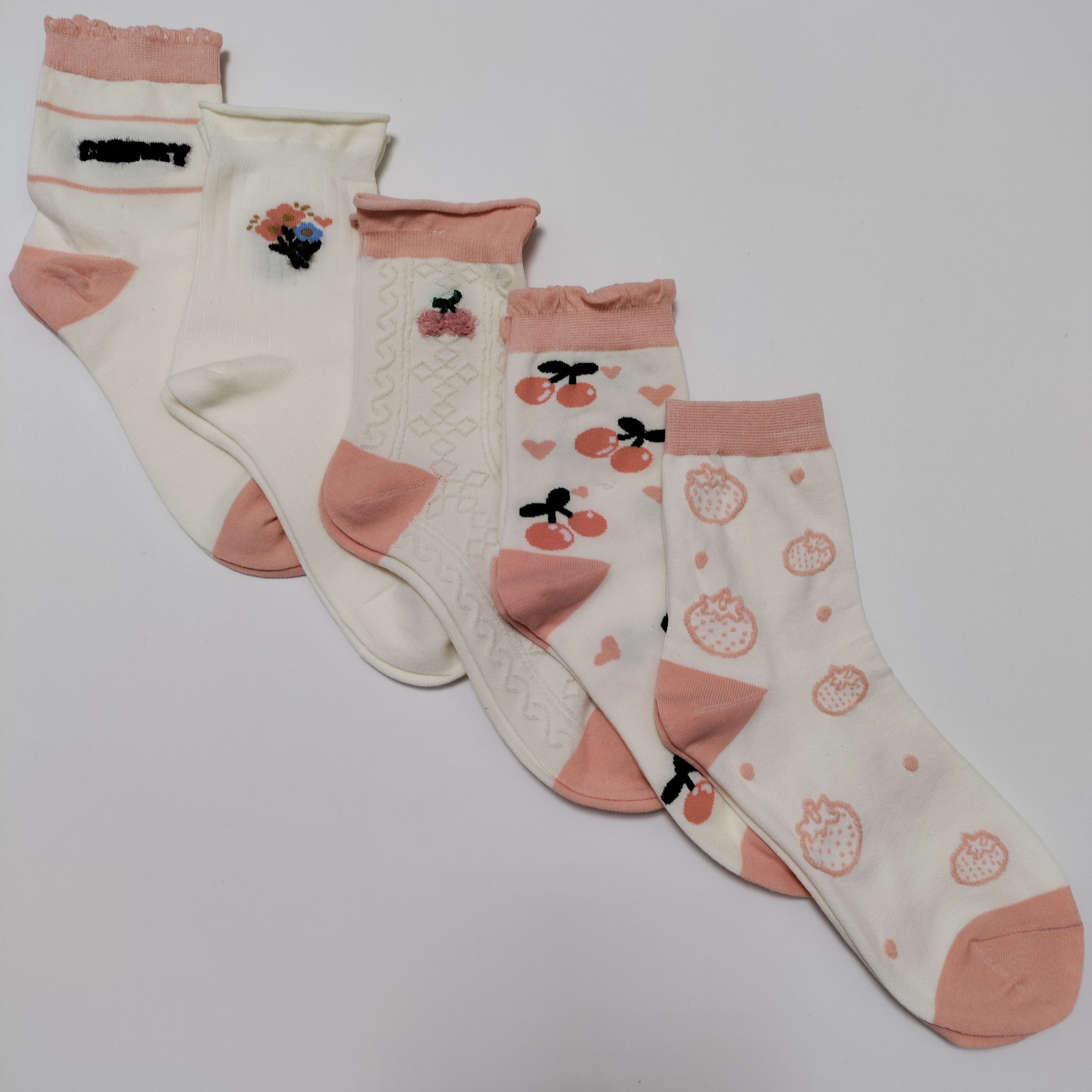 Комплект носков женских Kataya с вишней белых 36-40