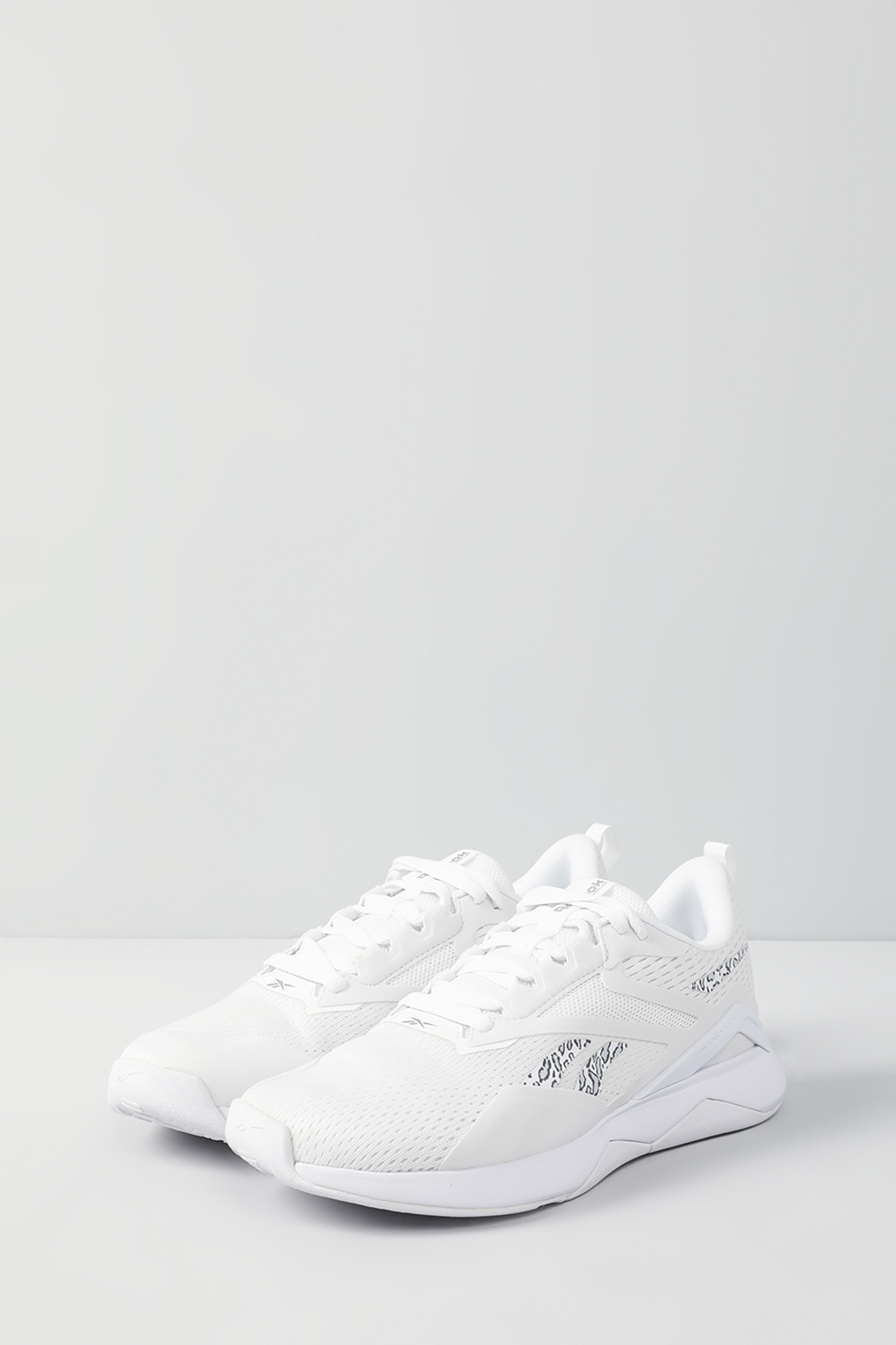 

Кроссовки женские Reebok 100033774 белые 9 US, Белый, 100033774