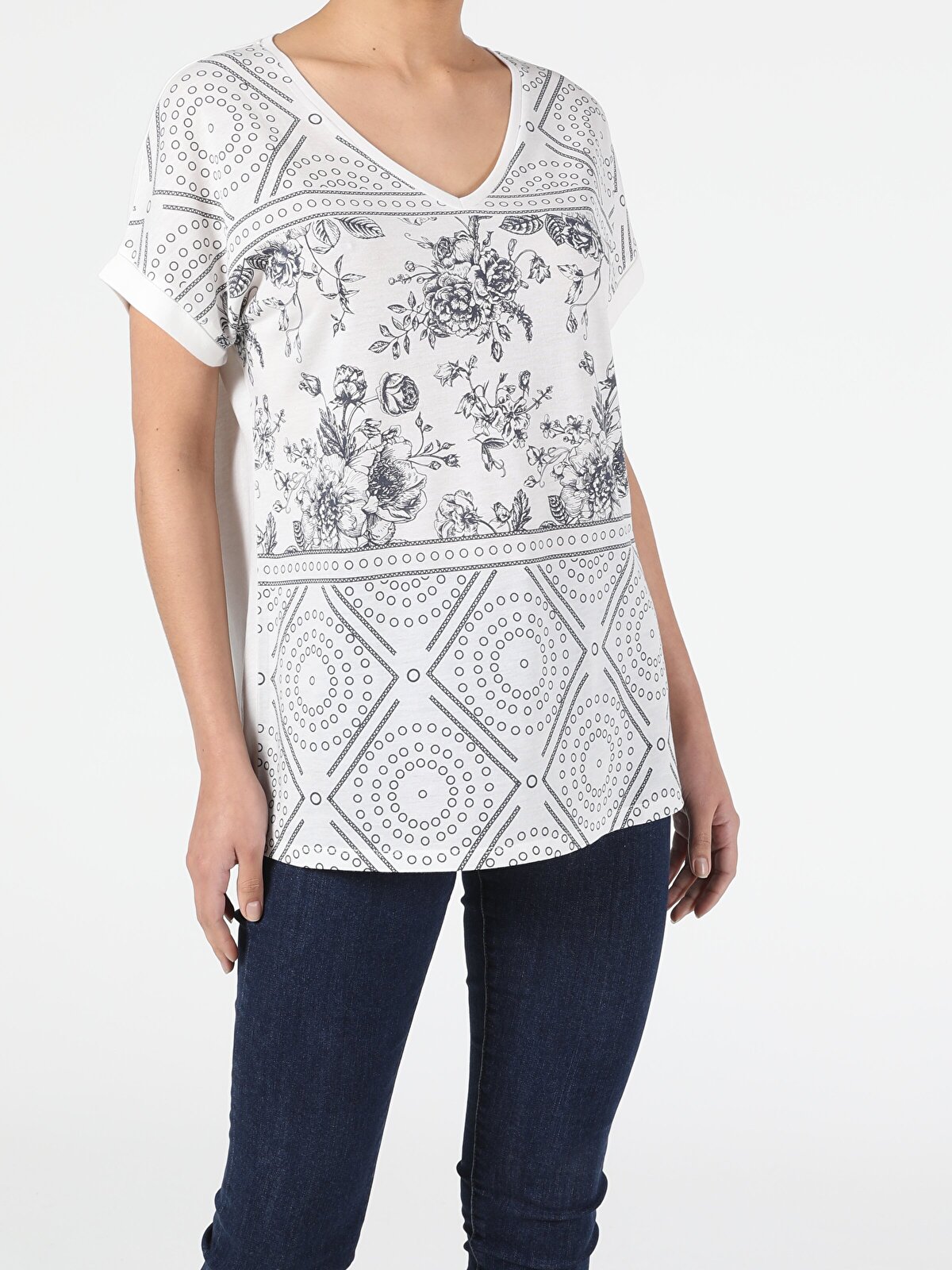 

Футболка женская Colin's CL1053533_Q1.V1 белая S, Белый, CL1053533_Q1.V1