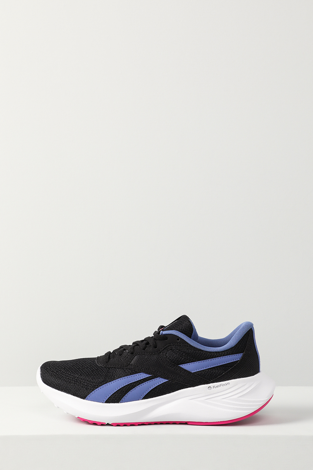 

Кроссовки женские Reebok 100074802 черные 7.5 US, Черный, 100074802