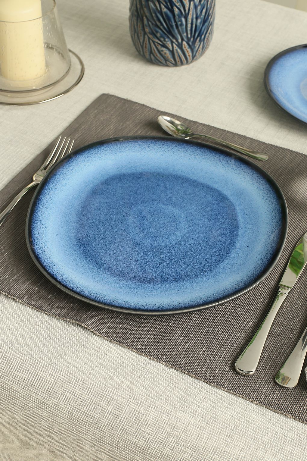 

Тарелка обеденная 28 см COINCASA синий фаянс 7245858