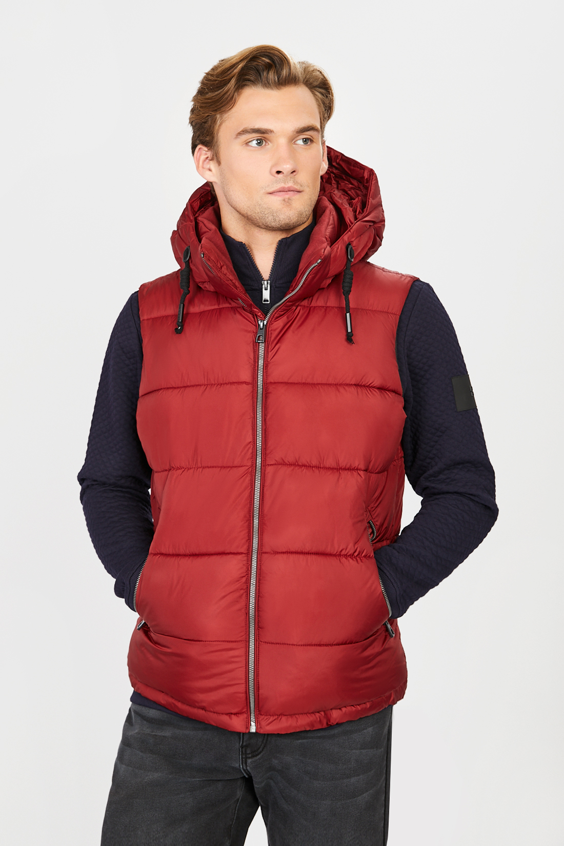 

Утепленный жилет мужской Baon B671503 красный 3XL, B671503