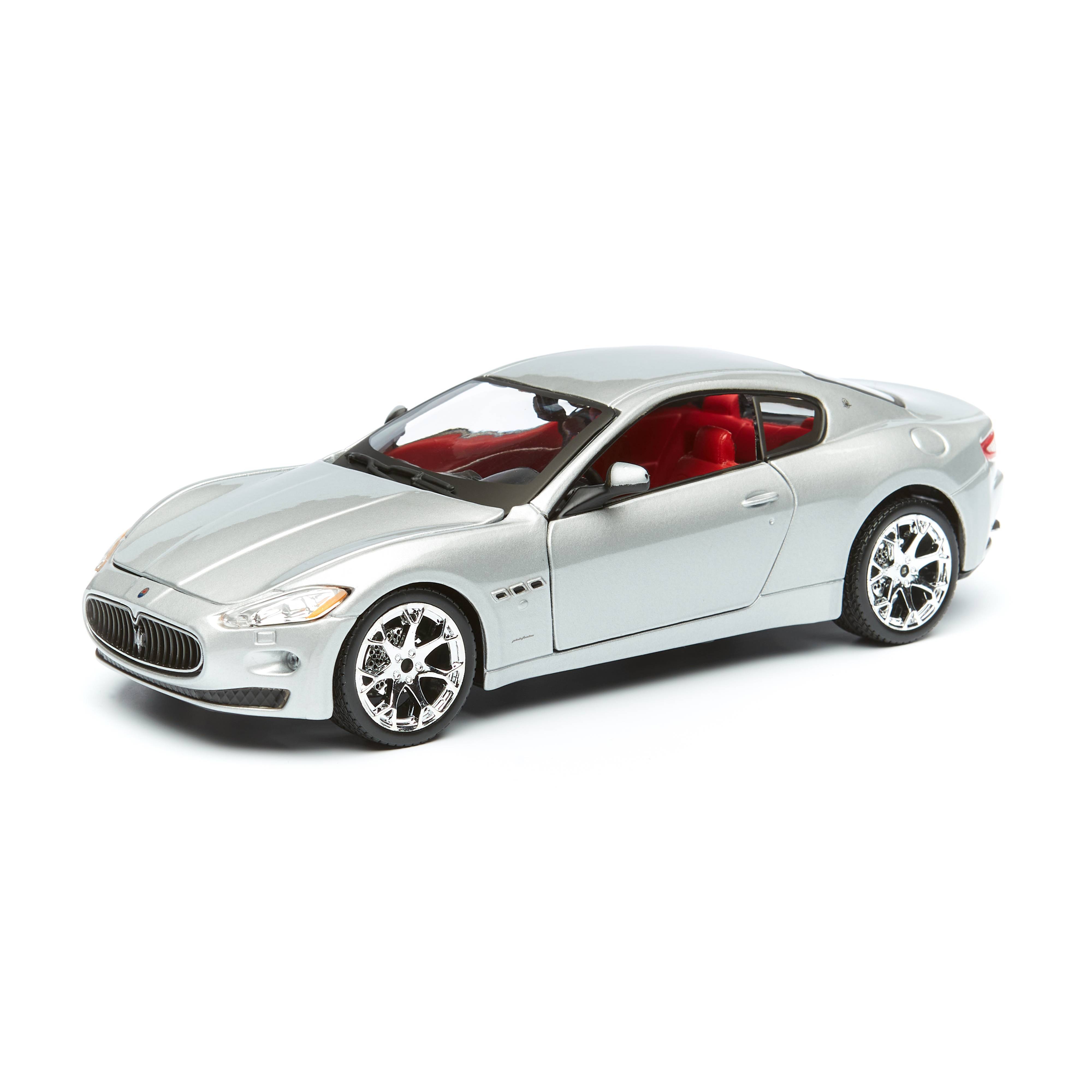 

Bburago Машинка металлическая Maserati GranTurismo (2008), 1:24, серебристый 18-22107/1, 18-22107/1