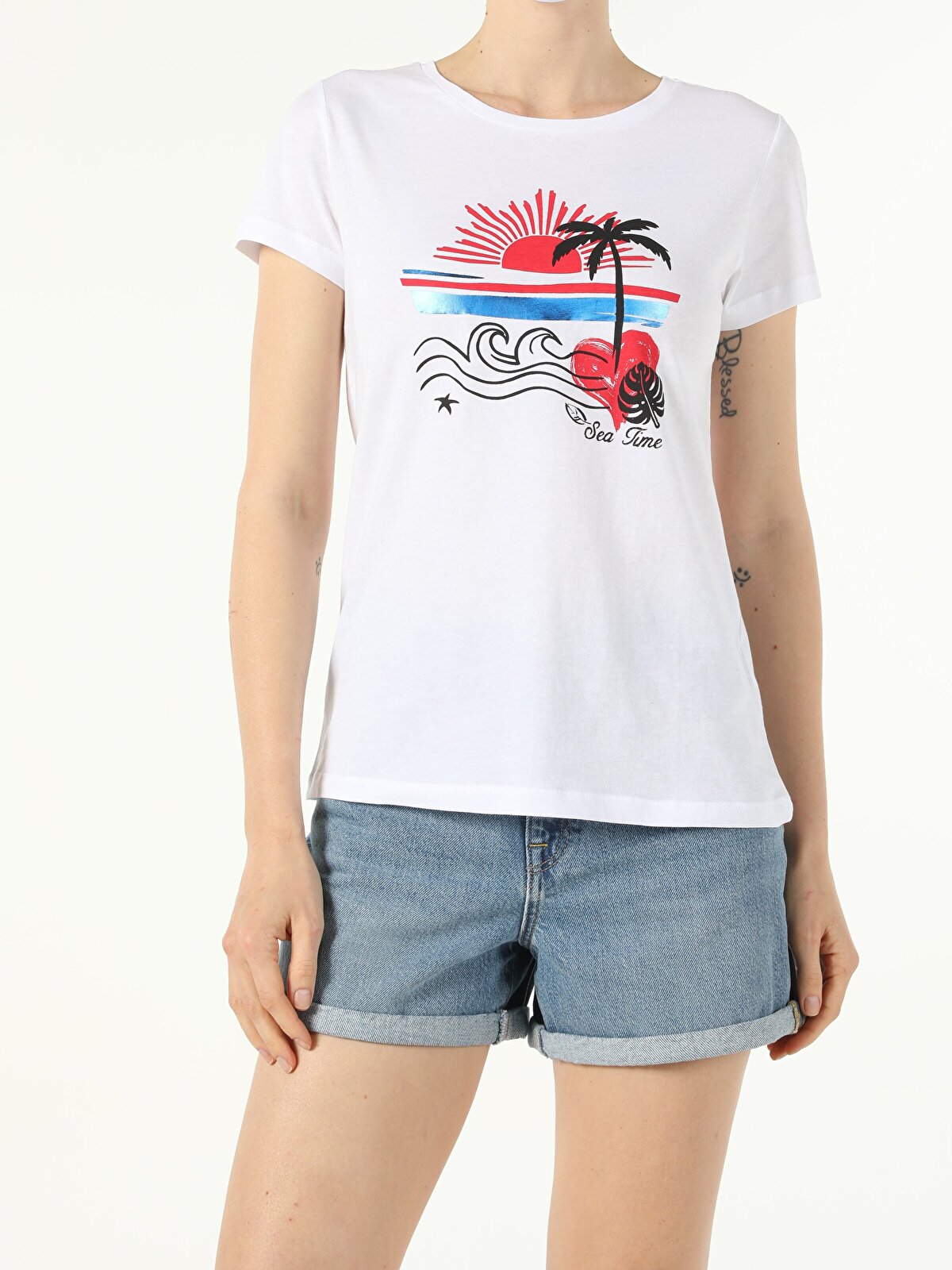 

Футболка женская Colin's CL1054423_Q1.V1 белая M, Белый, CL1054423_Q1.V1