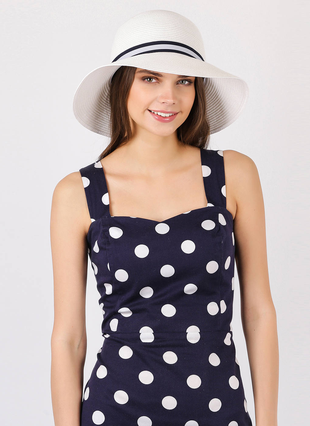 

Шляпа женская Каляев 53902 белая, One Size, 53902