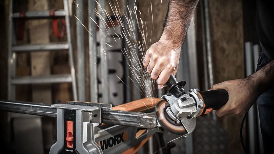 

Угловая шлифмашина WORX WX711