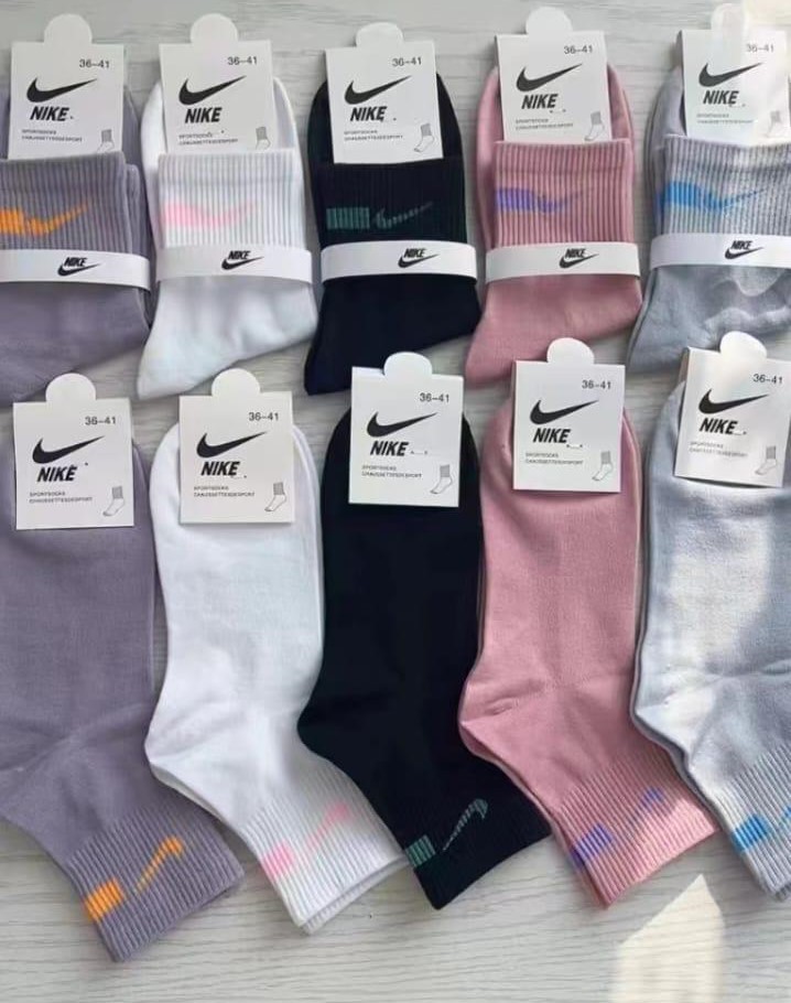 Комплект носков женских Nike спортивные разноцветных 36-41, 10 пар