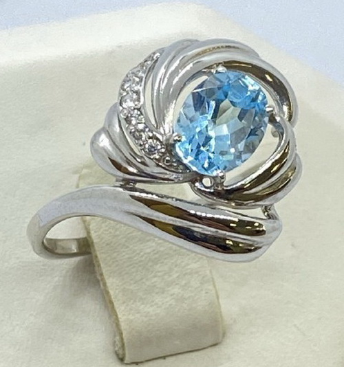 

Кольцо из золота р., Новик-М 10660, топаз/фианит, 10660