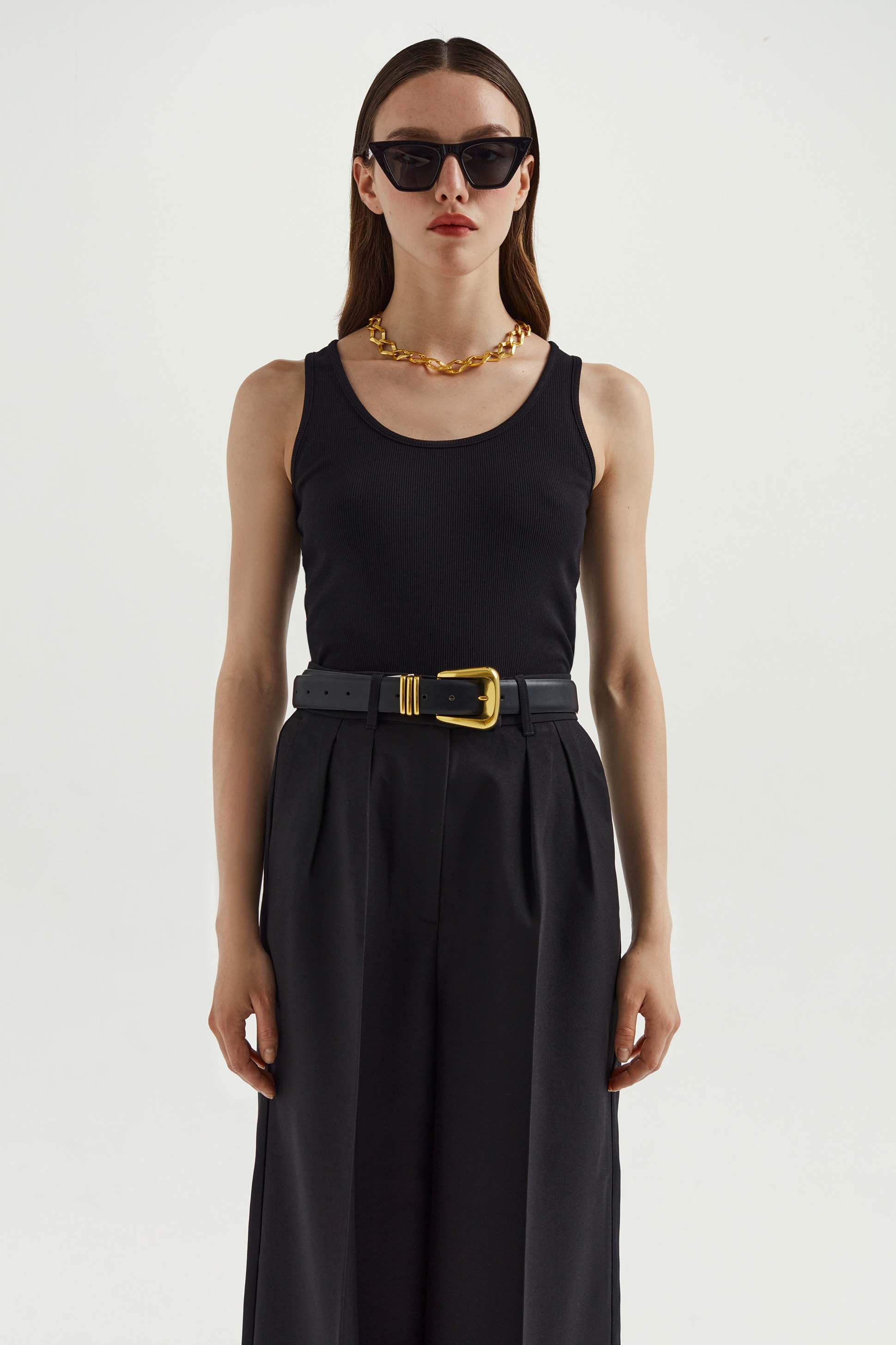 

Топ женский LOVE REPUBLIC 2256109334 черный XS, 2256109334