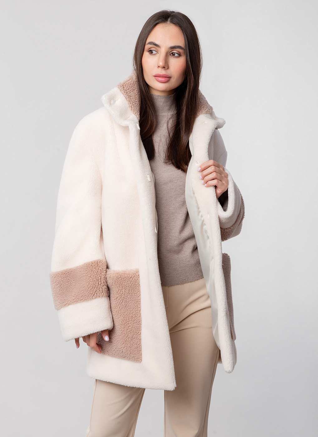 

Шуба женская Endgiel 58467 розовая 54 RU, 58467