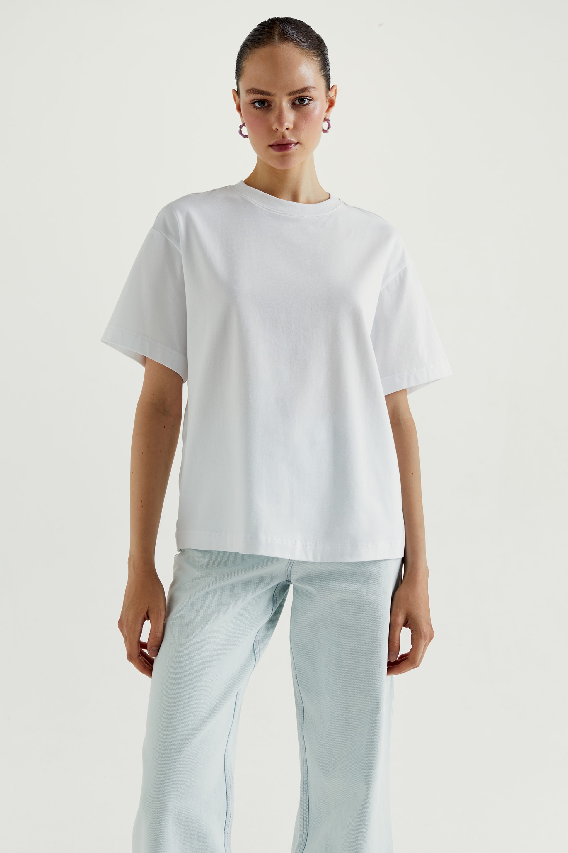 

Футболка женская LOVE REPUBLIC 2256110335 белая XS, 2256110335