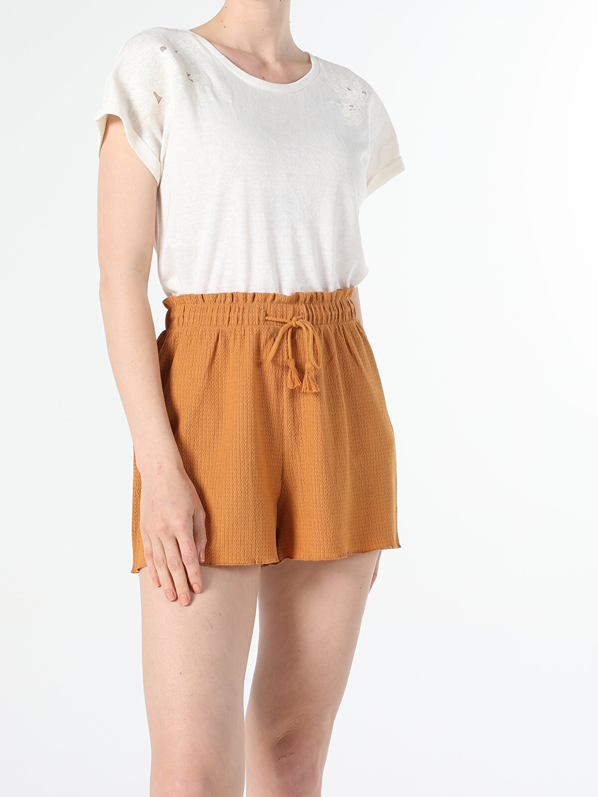 

Футболка женская Colin's CL1056399_Q1.V1 белая L, Белый, CL1056399_Q1.V1