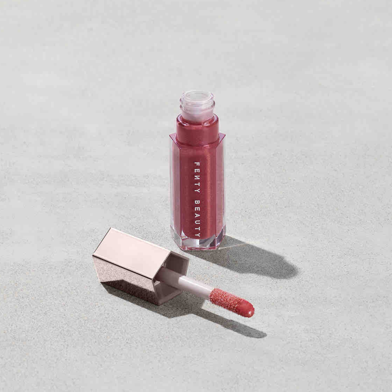 Блеск для губ Fenty Beauty GLOSS BOMB UNIVERSAL LIP LUMINAZER - RIRI 08