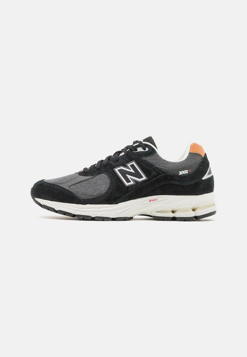 

Кроссовки женские New Balance 2002 Unisex черные 38.5 EU (доставка из-за рубежа), Черный, 2002 Unisex