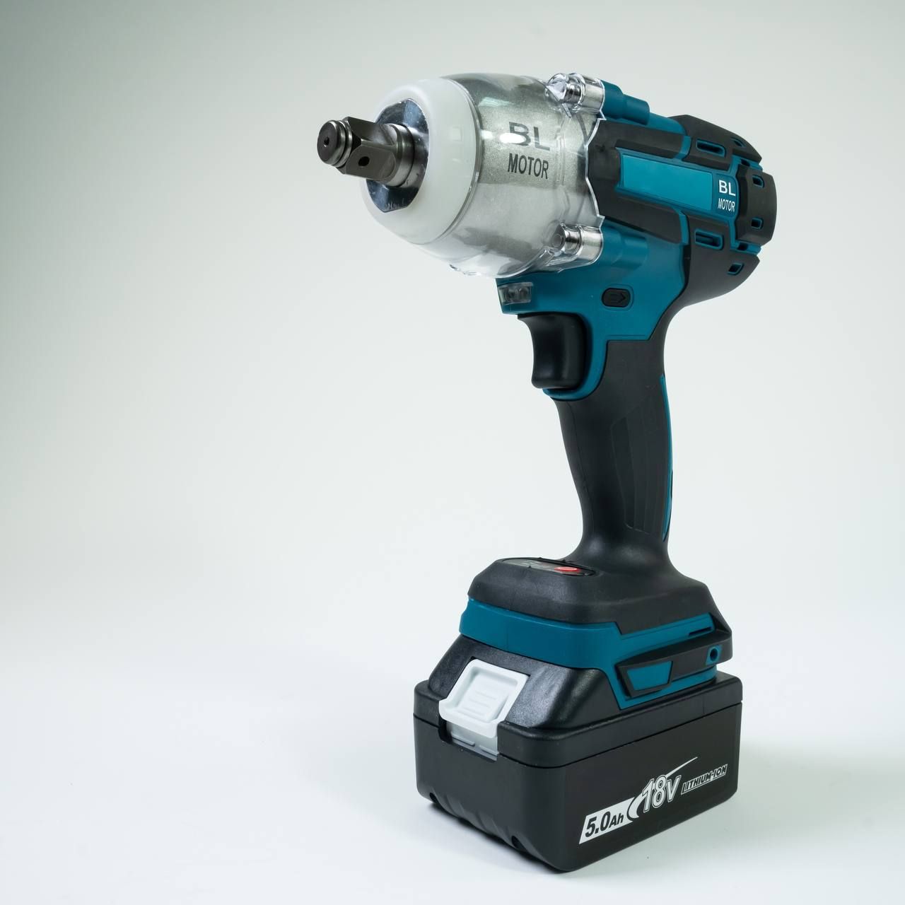 Аккумуляторный гайковерт с двумя аккумуляторами и бесщеточным двигателем 300059-PRO 1711000₽