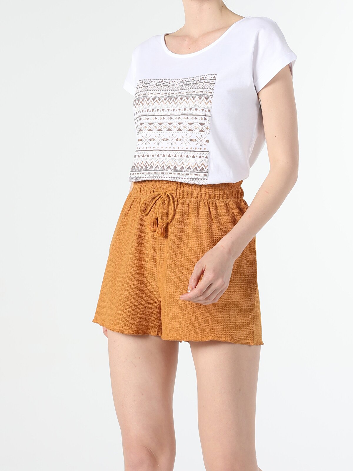 

Футболка женская Colin's CL1056398_Q1.V1 белая L, CL1056398_Q1.V1