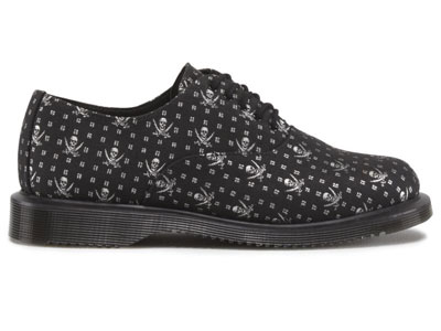 

Полуботинки женские Dr. Martens 45896 черные 40 RU, 45896