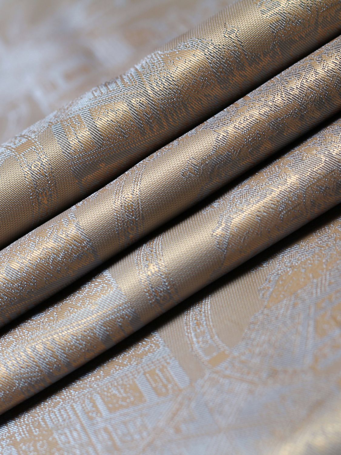 

Подкладочная ткань жаккард ассорти MDC FABRICS S845/1 Поливискоза (1м), Золотистый, 20845