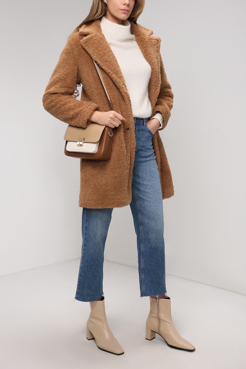 

Свитер женский Calvin Klein K20K203340 белый M, K20K203340