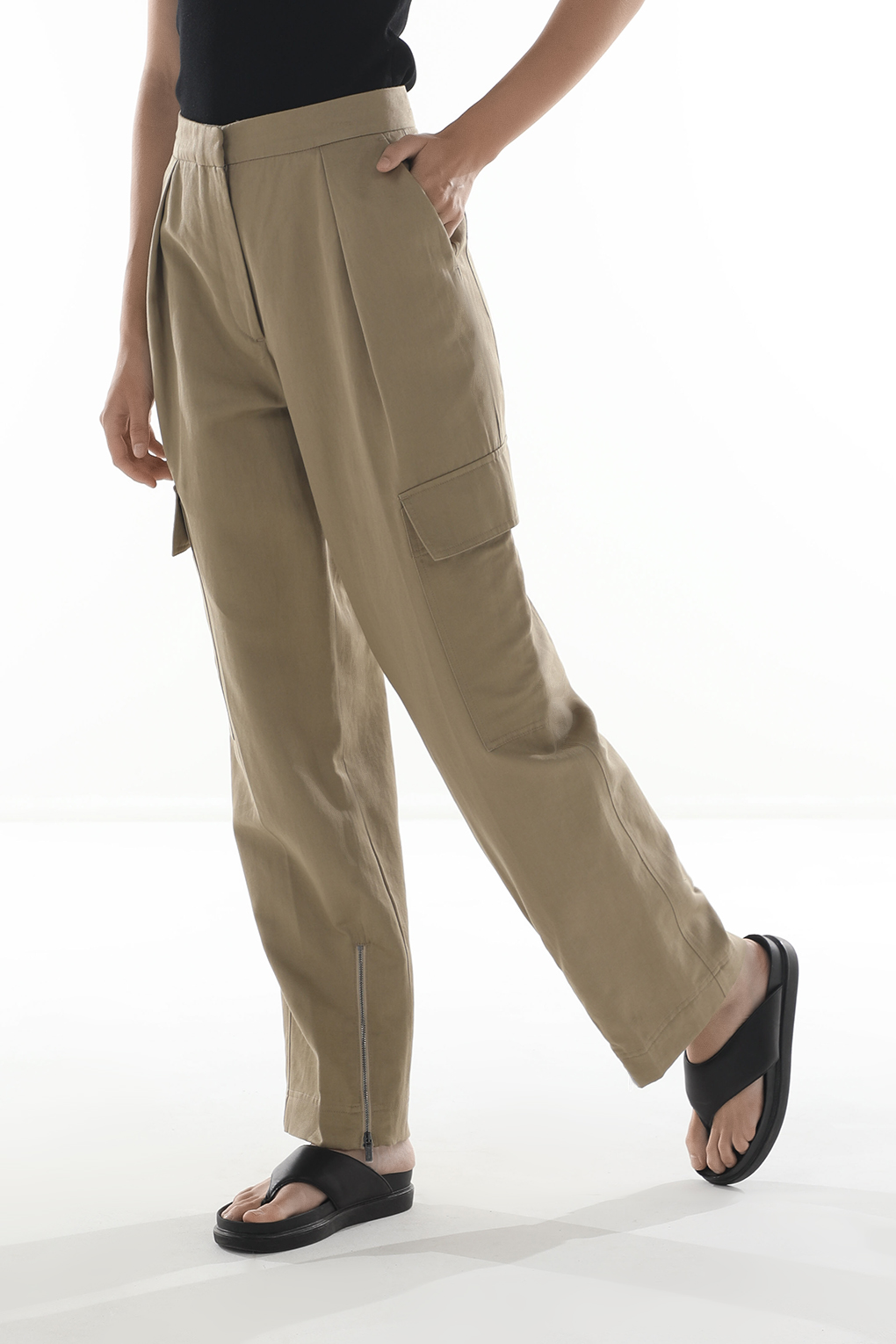

Брюки женские Calvin Klein K20K206668 бежевые 38, Бежевый, K20K206668