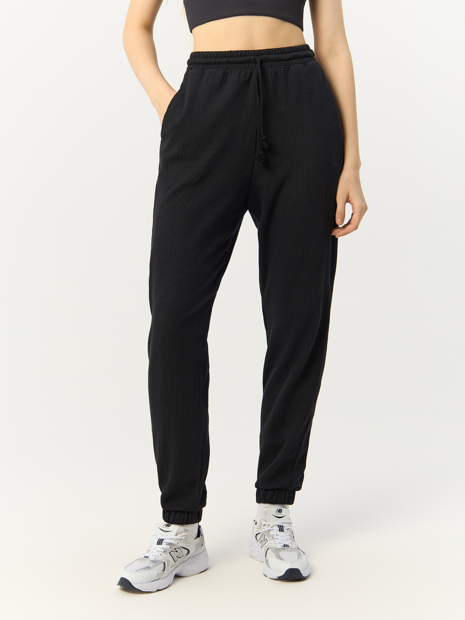 

Спортивные брюки женские Adidas Originals Rib Cuffed HE9505 черные 40 EU, Черный, Rib Cuffed