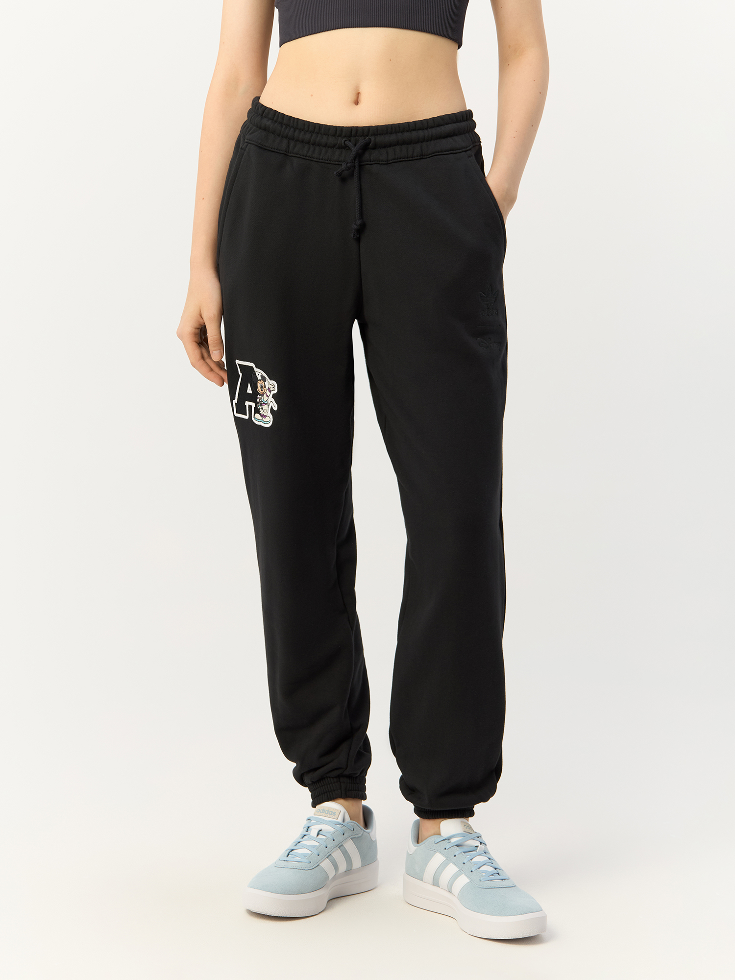 Спортивные брюки женские Adidas Originals Disney Cuffed Joggers HL9084 черные 42 EU adidas черный