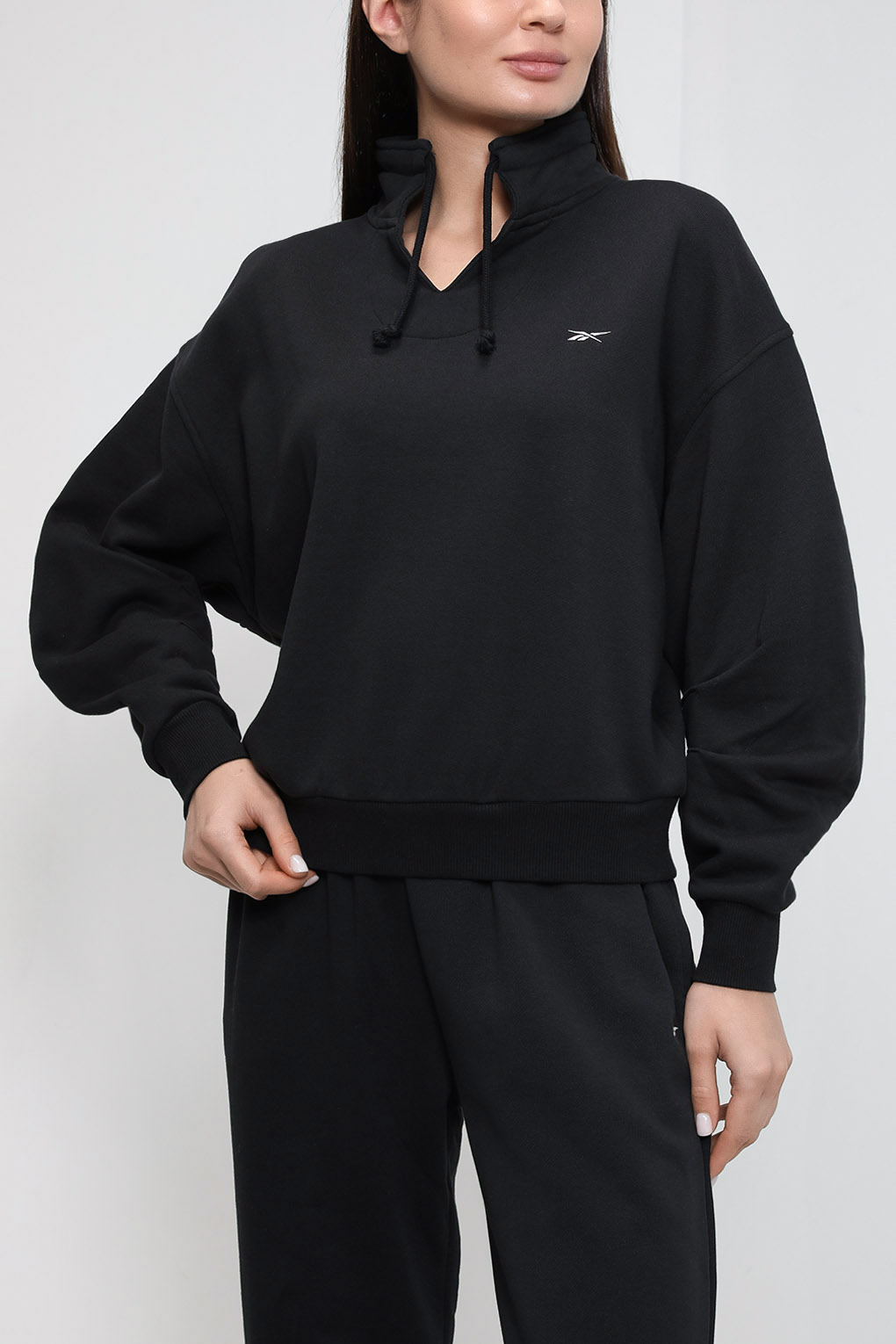 

Свитшот женский Reebok HS0396 черный 2XS, HS0396