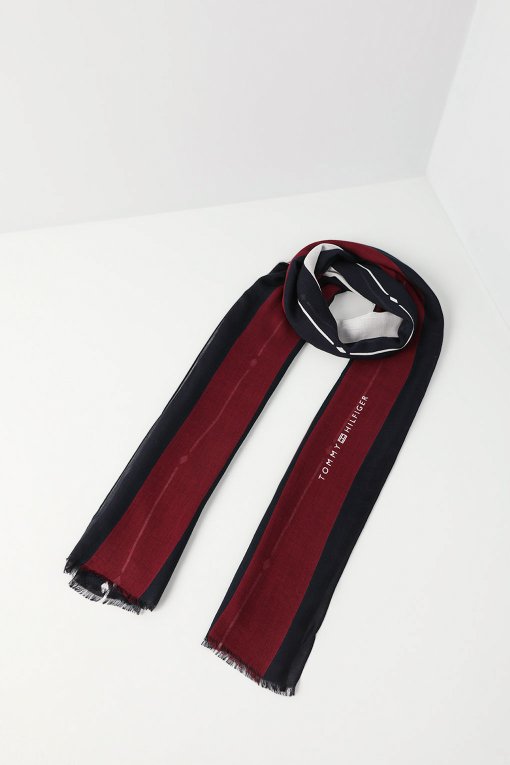 Шарф женский Tommy Hilfiger AW0AW15352 синий