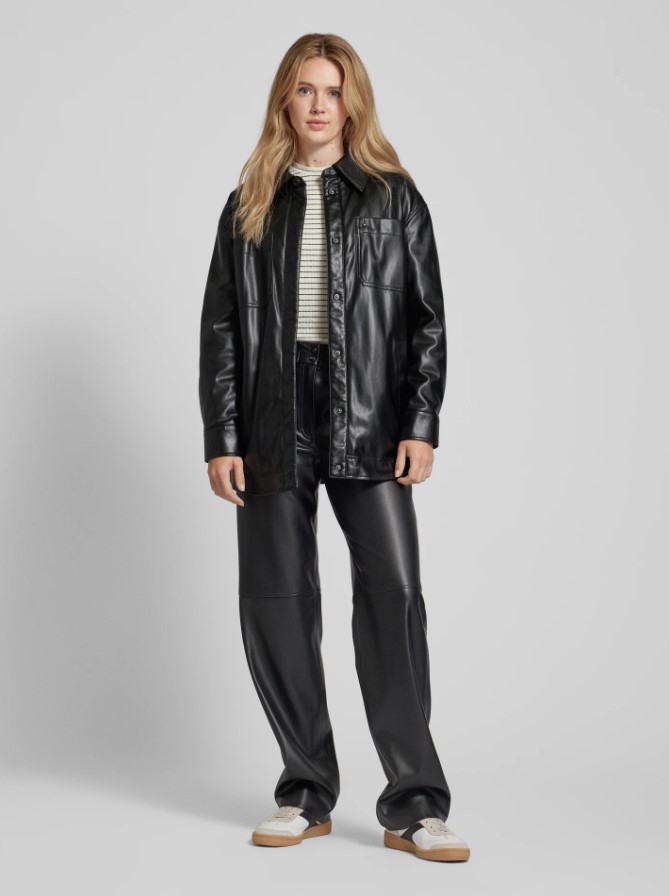 

Куртка женская Guess W4YL22WF8Q0 черная 46 EU, Черный, W4YL22WF8Q0