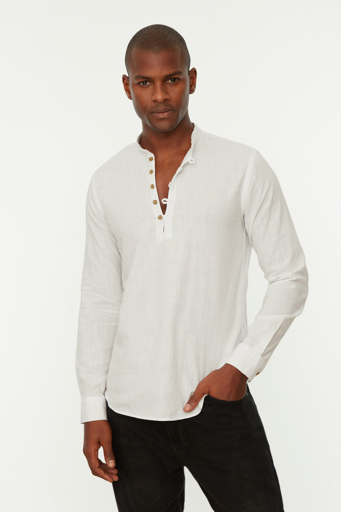 Рубашка мужская Trendyol TMNSS20GO0097 белая XL